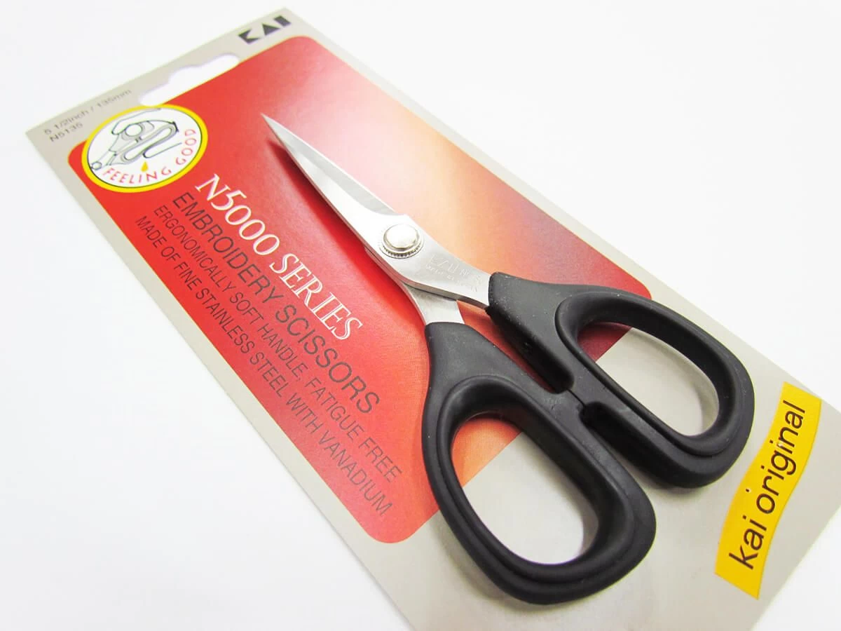 Kai N500 Series- Embroidery Scissors- 5 1/2 Inch / 135mm 4 Kai N500 Series- Embroidery Scissors- 5 1/2 Inch / 135mm - Image 2